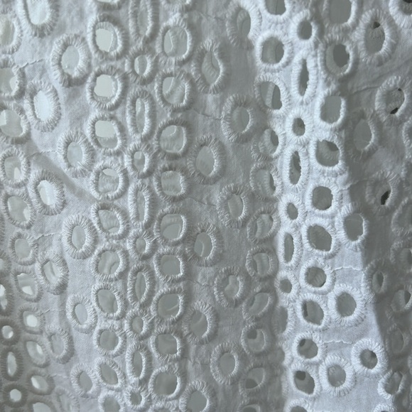 Good used condition Talula size S cropped eyelet tank top in white - Picture 4 of 4